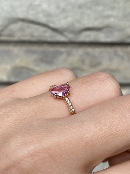 Δαχτυλίδι Ροζ Χρυσό 18 Καράτια Με Ζαφείρι Και Διαμάντια DAFRSP1